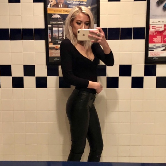 Blank NYC Faux Leather Skinny Pants - Picture 2 of 6